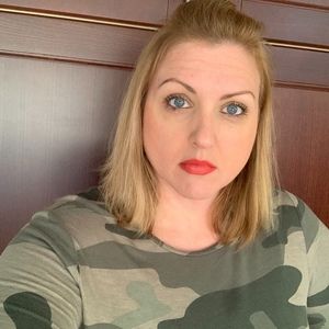 Meet your Posher, April